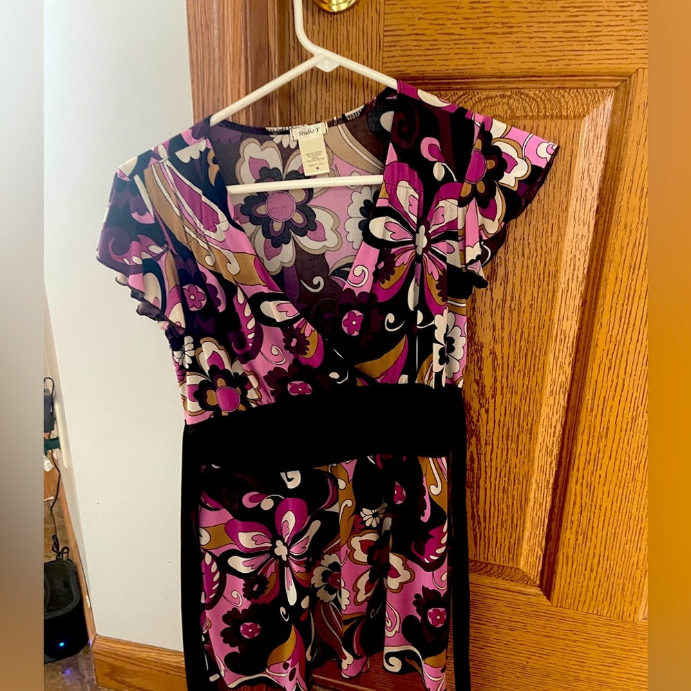Studio Y blouse with tie in back